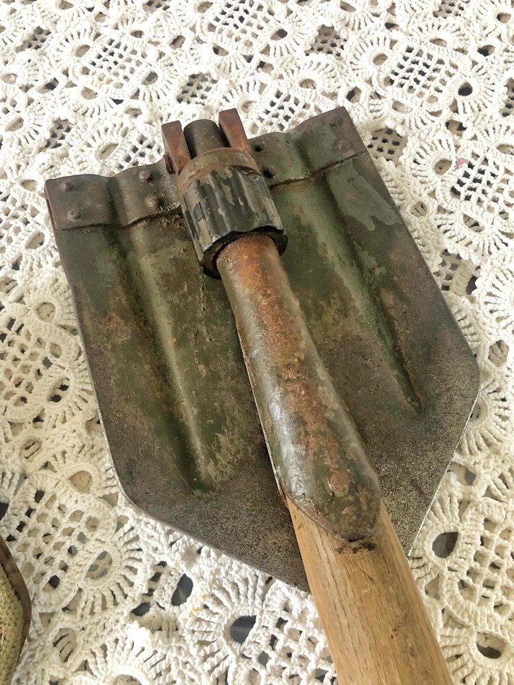 original World War 2 German folding shovel, entrenching tool,