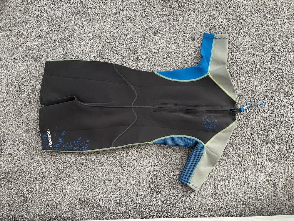Tribord 3mm wetsuit size 6-8 years old