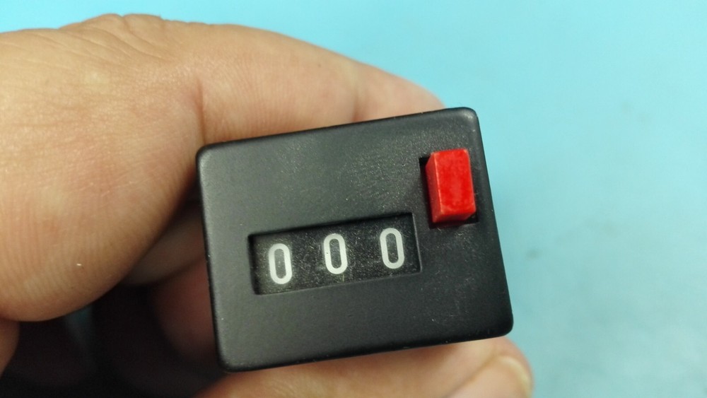 3 DIGIT Counters WITH RESET BUTTON 48V TRIGGER NICE METAL CASE
