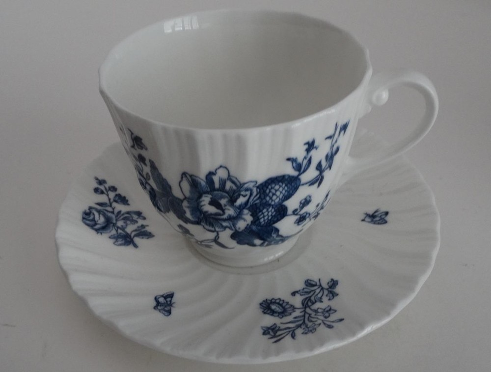 Royal Worcester BLUE SPRAYS Pattern Swirl Rim version 7 Piece Place Setting