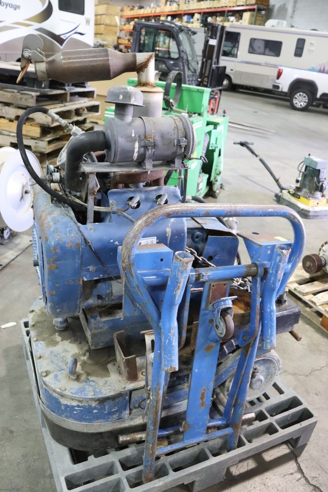 LARGE CONCRETE GRINDER
