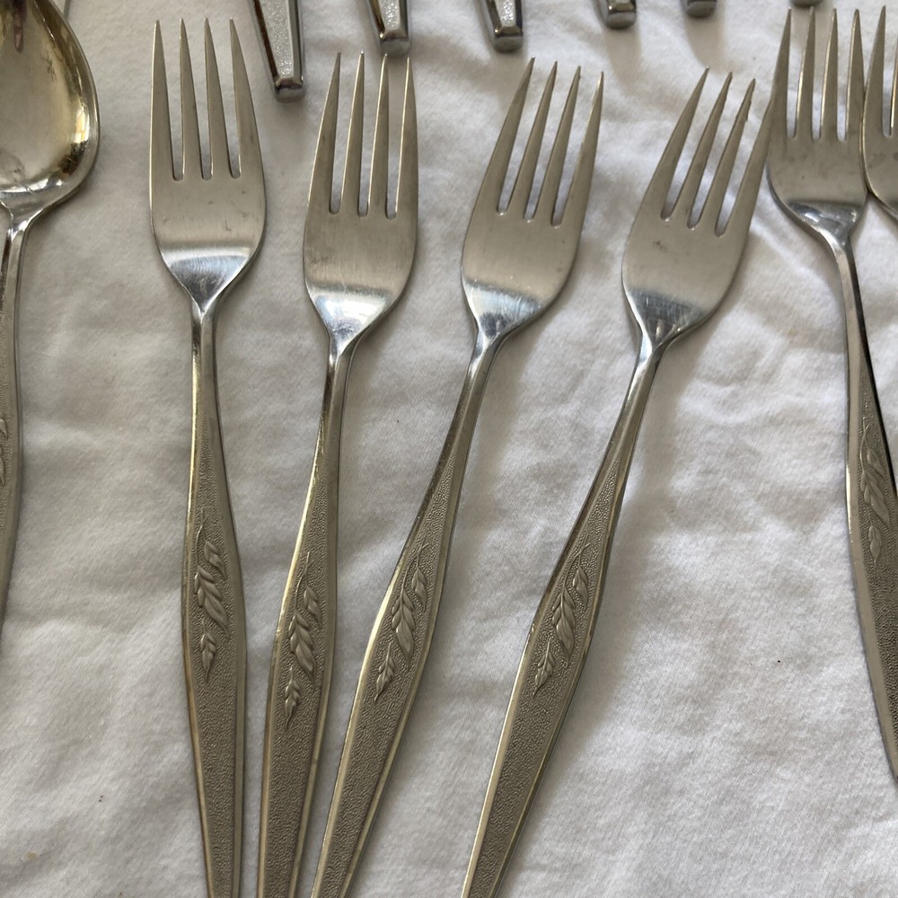 Vintage Community Silverware Woodmere Flatware 35 Pcs