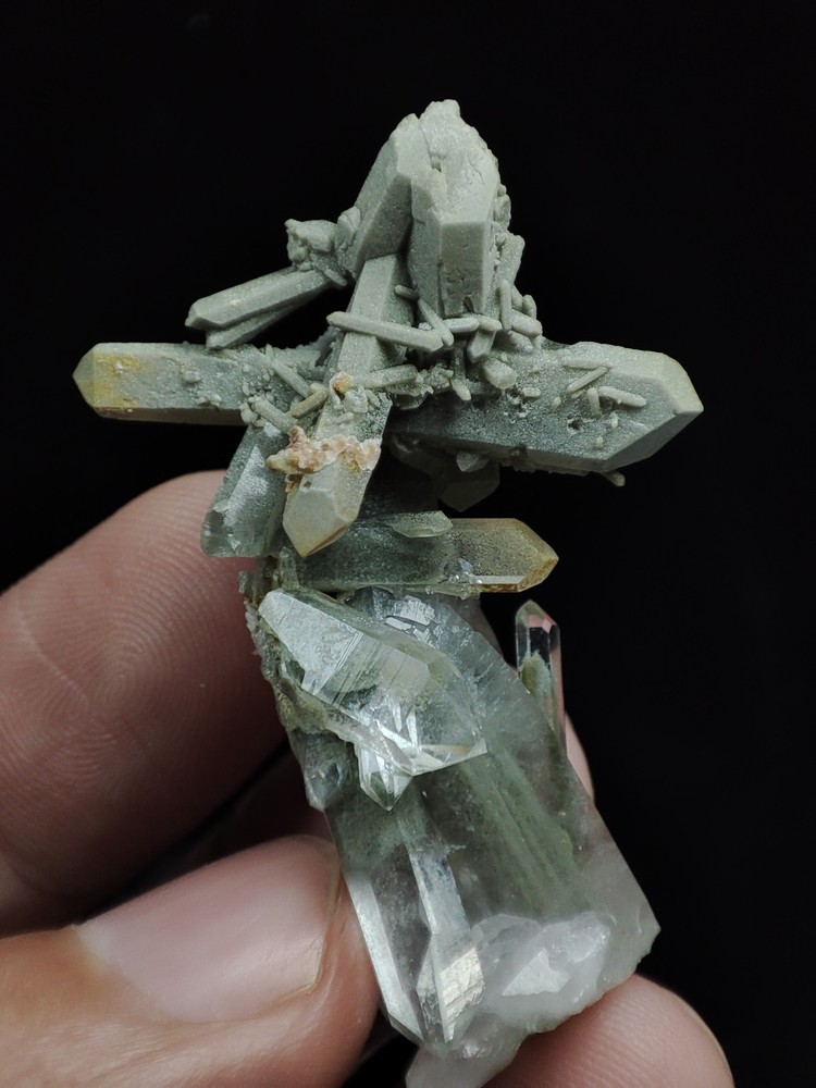 Chlorite Quartz Crystal with Having Beautiful Growth-Pk