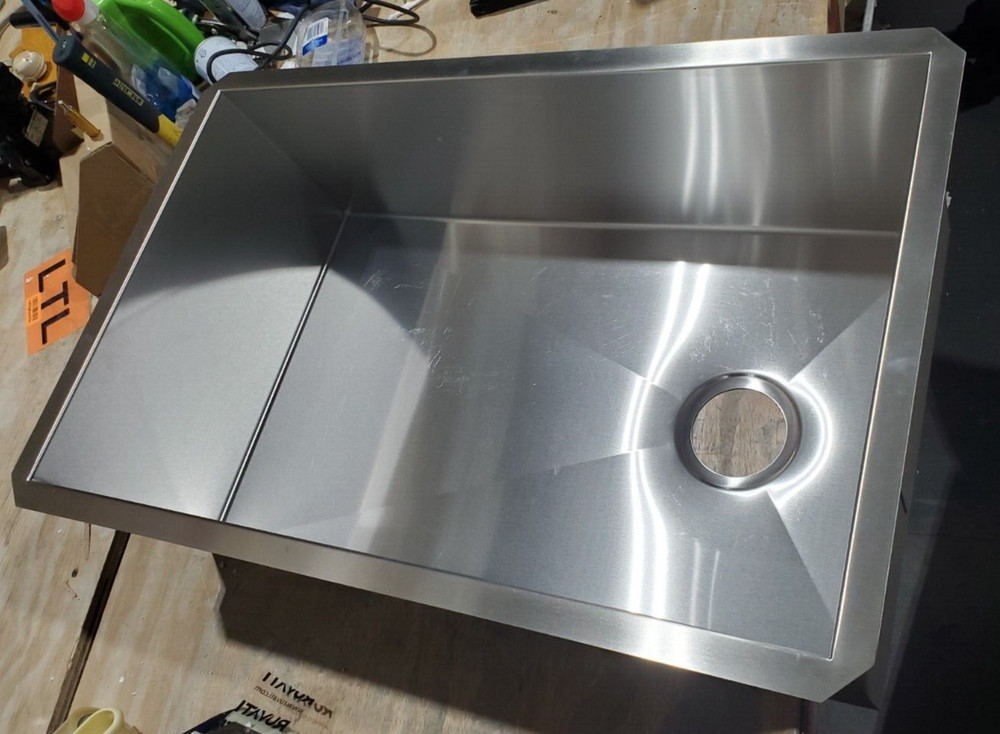 Ruvati 30" Slope Bottom Offset Drain Undermount Kitchen Sink - RVH7480 (106767)
