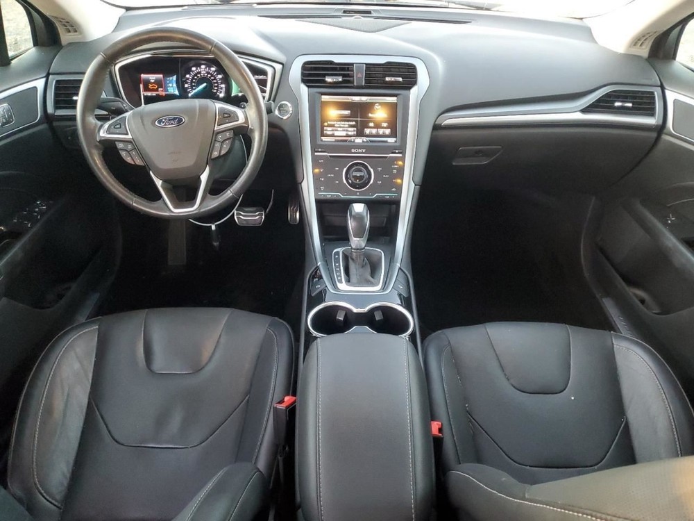FUSION 2015 Glove Box 4951819