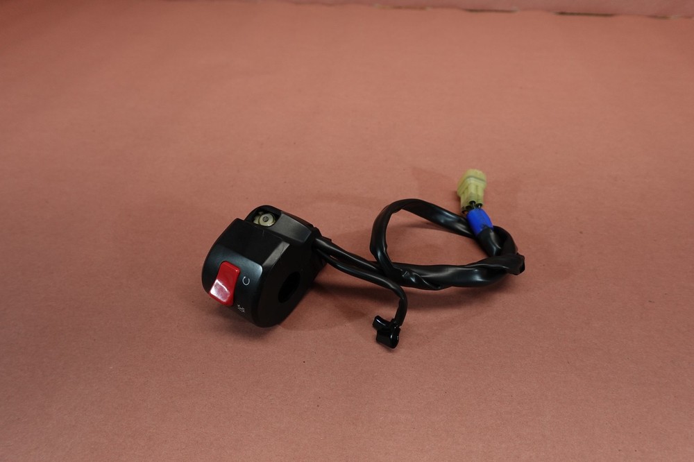 2017-2019 Kawasaki Z650 ER650 RIGHT HANDLEBAR STOP START KILL SWITCH