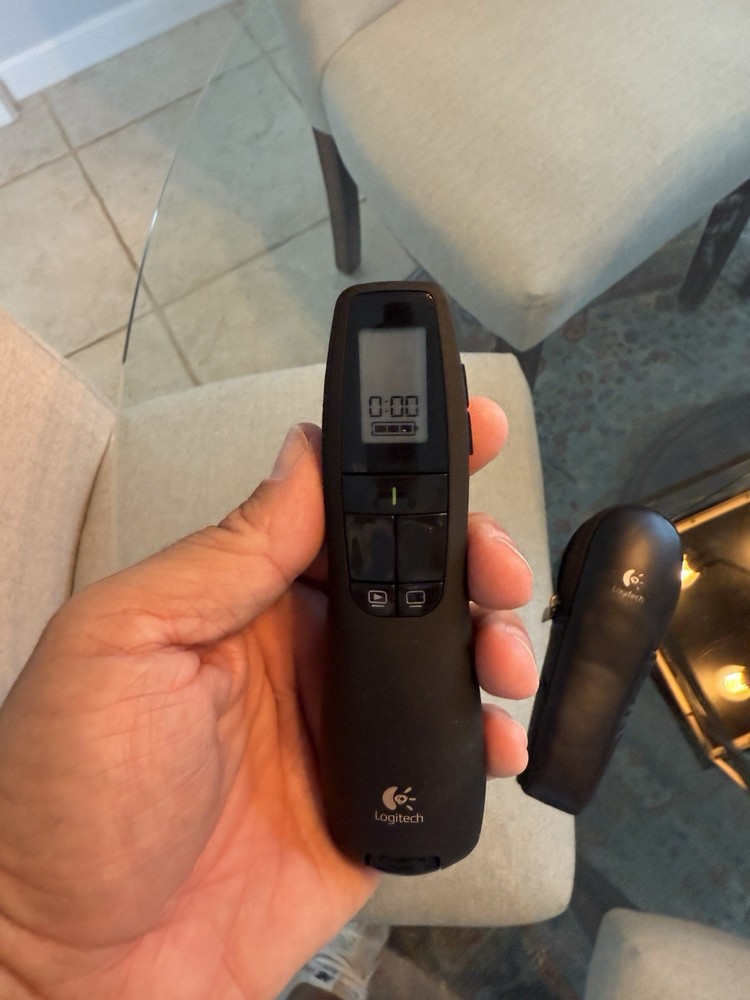 Logitech Spotlight Presentation Remote Wireless USB Bluetooth, Black