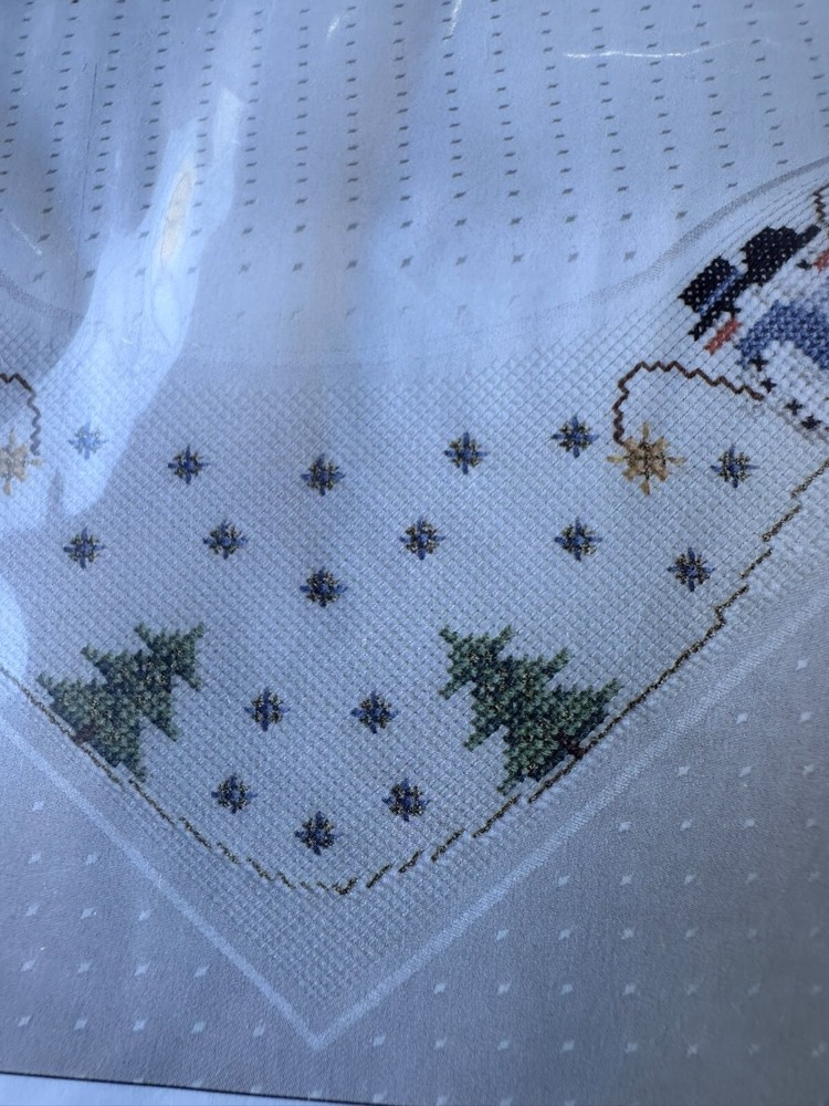 Snowmen holiday table cloth with chart multi language chart prefinished fabric