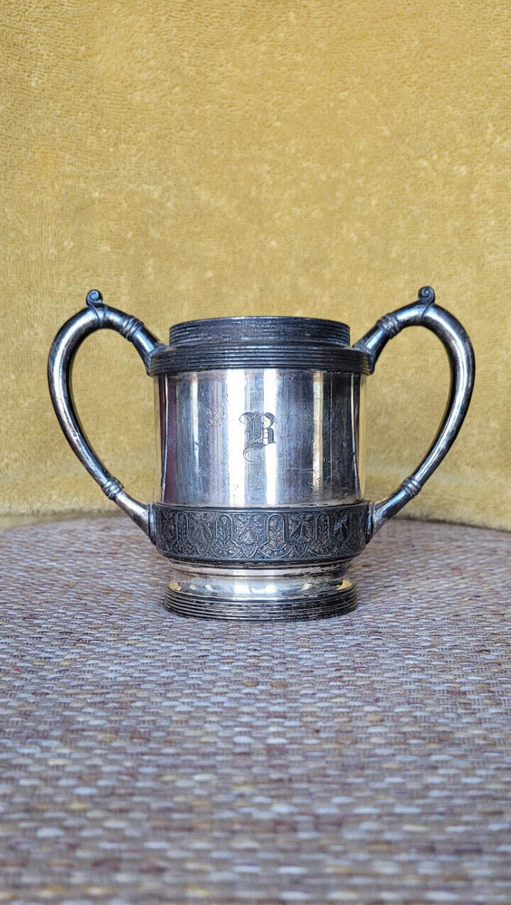 MERIDEN SILVERPLATE DOUBLE HANDLE CUP