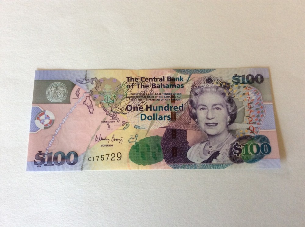 BAHAMAS 2009 P76 $100 NOTE UNC CONDITION QEII