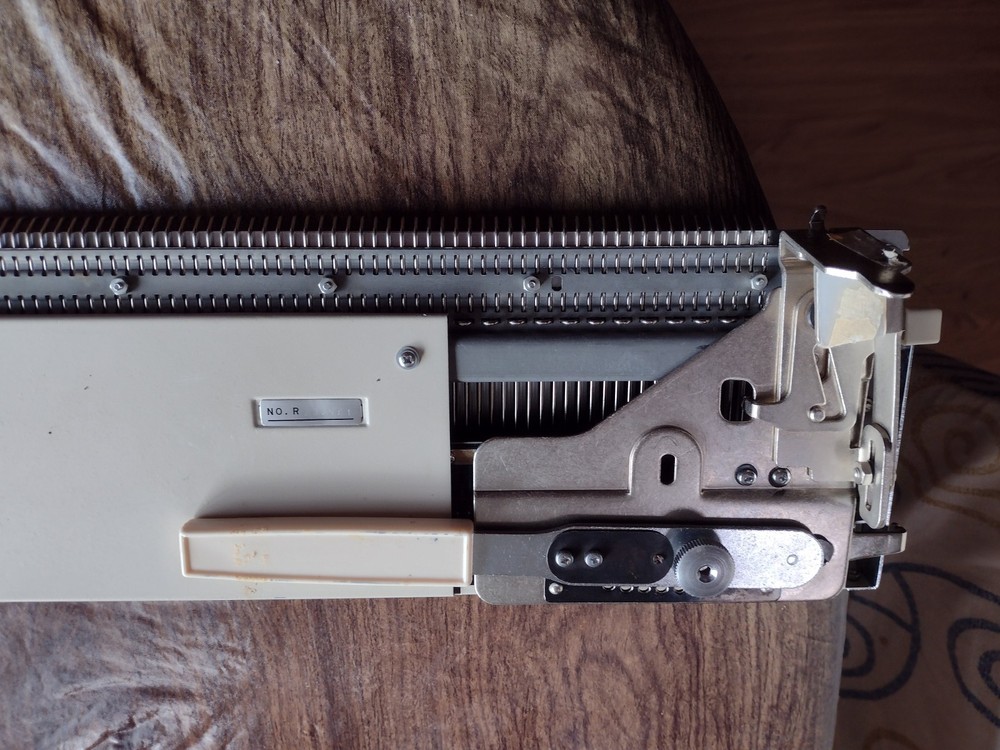 Studio SR302 Ribbing Attachment (Ribber)