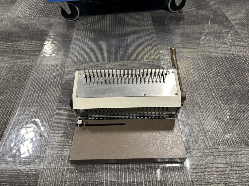General Binding Corporation GBC Combo Binding Machine Model 222-KM