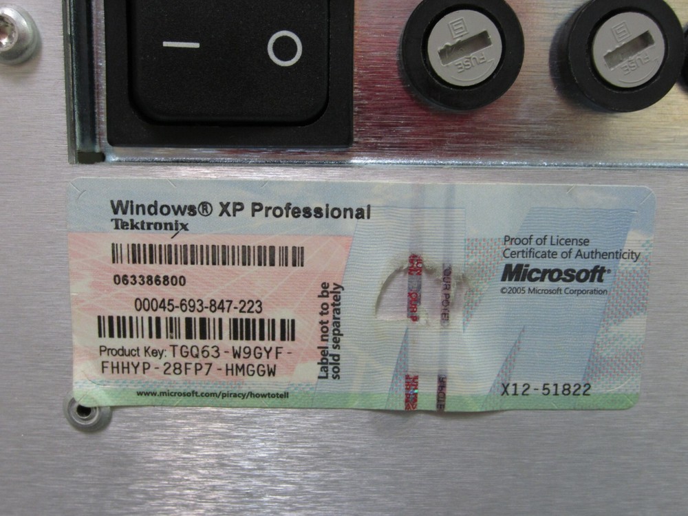 Tektronix CSA 8000B Communications Signal Analyzer