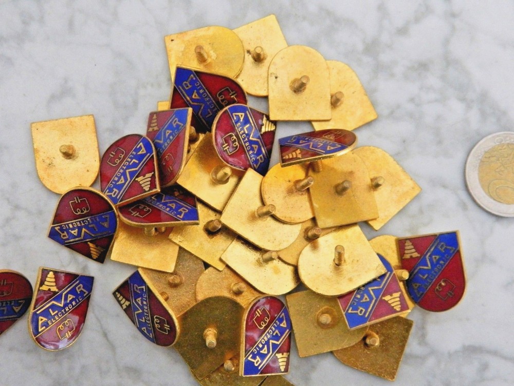 37 ENAMEL BADGES