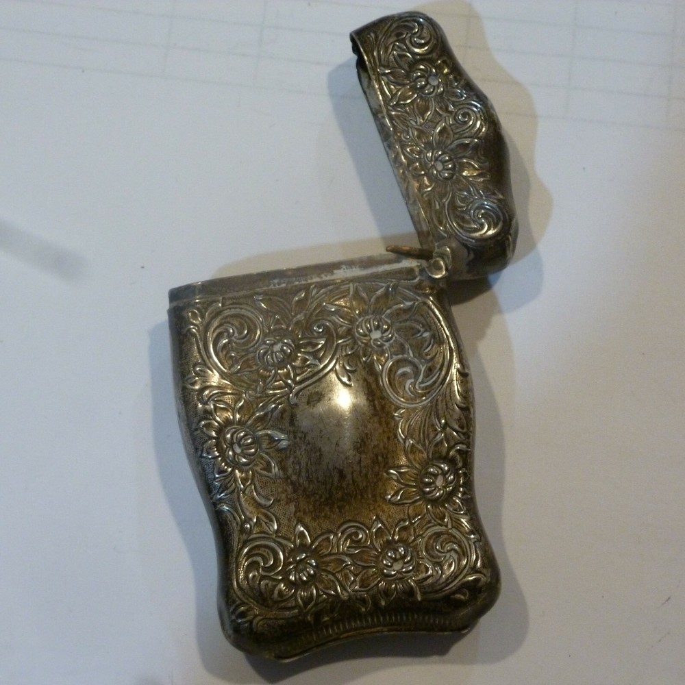 ANTIQUE 3D FLORAL STERLING SILVER MATCH SAFE