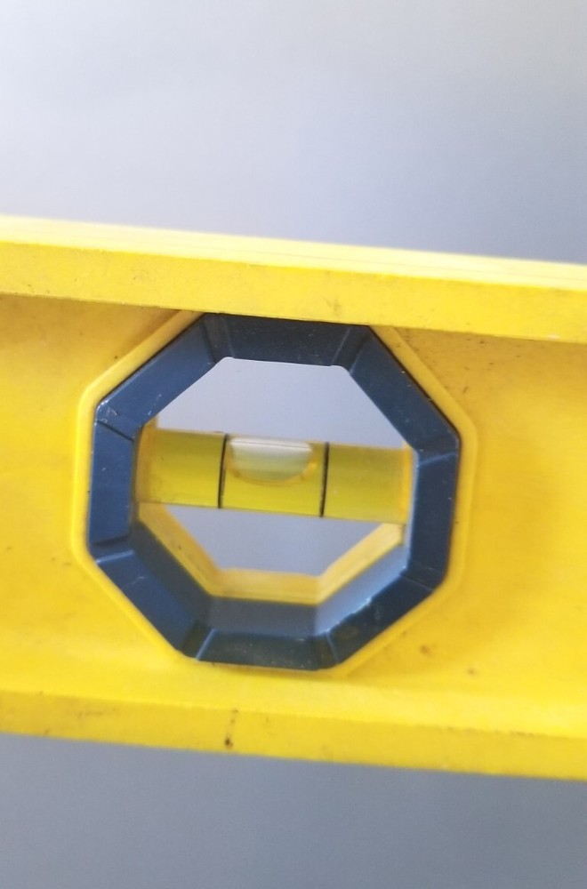 EMPIRE 330-48 48" POLYCAST LEVEL Has Inches & Centimeters - Yellow