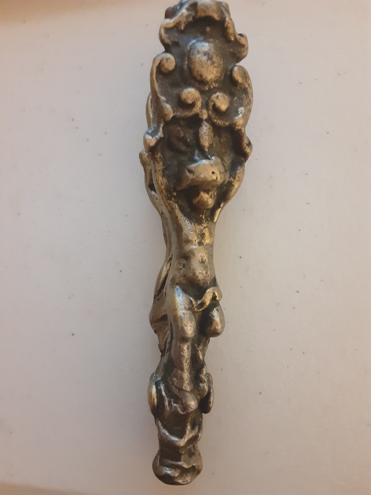 VTG./ ANTIQUE SOLID BRASS NUTCRACKER W/ CHERUB HANDLES