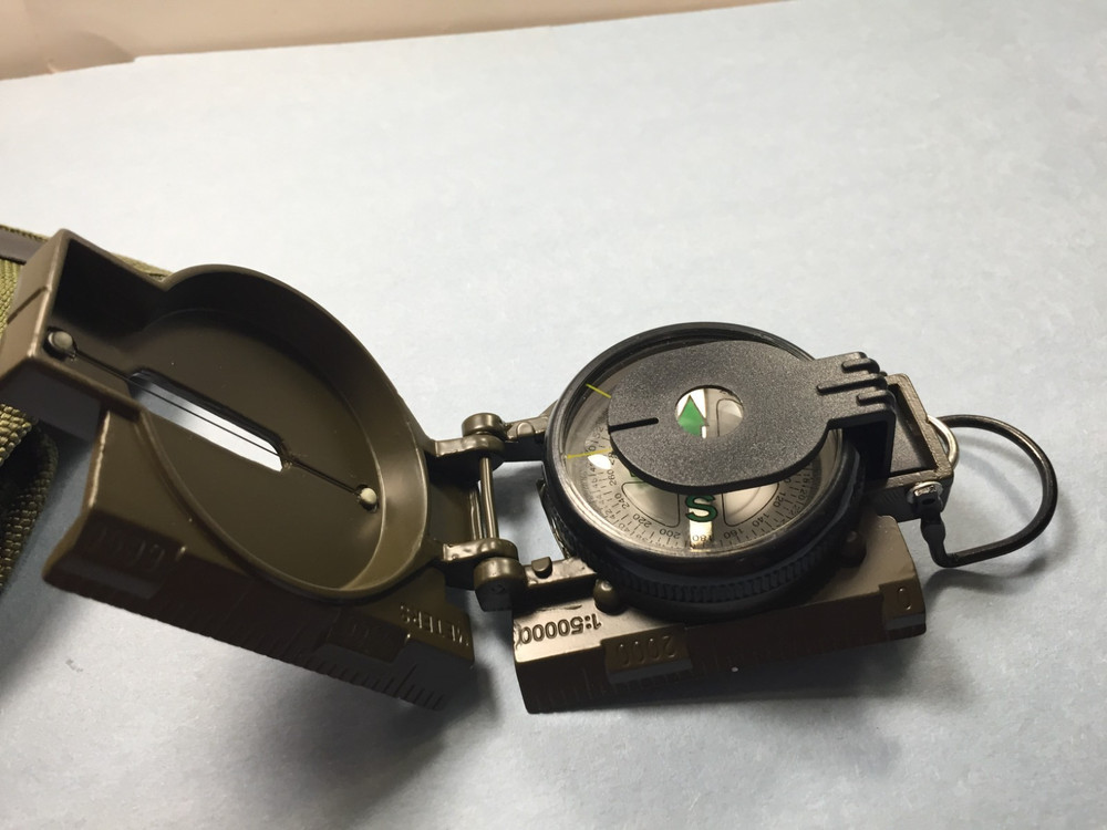 Military style plastic Compass with pouch (green)
