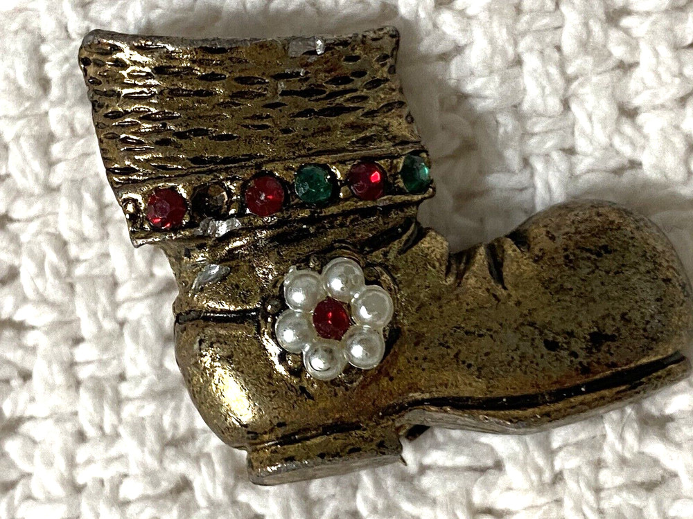 Santa Holiday Boot (missing 1 Stone) Brooch/Pin
