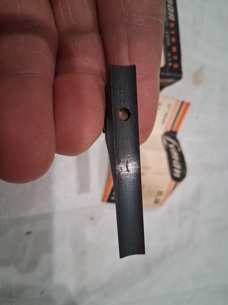 Lyman 18 E front Sight 31 GA Gold Bead