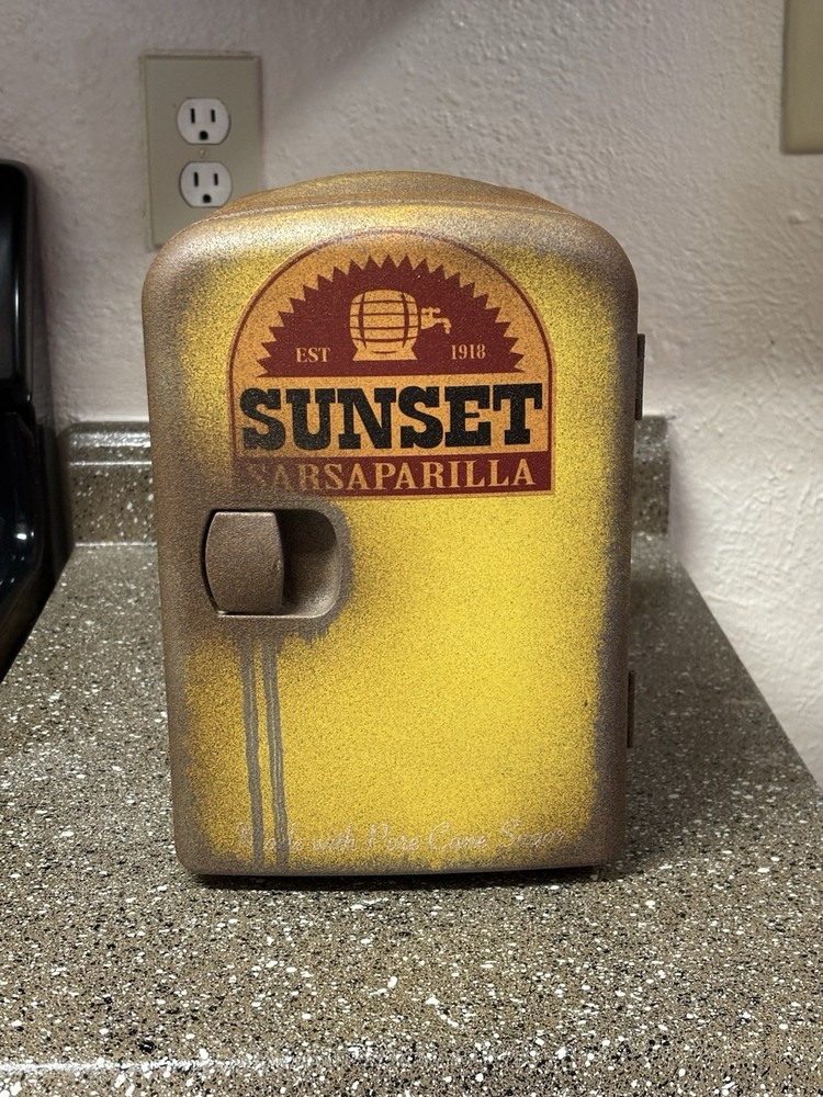Fallout Sunset Sarsaparilla Mini Fridge: Classic Edition