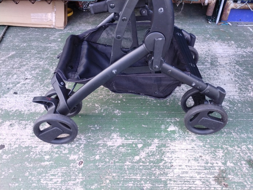 Delta Children's stroller rear single wheel. Size 4-5/8"