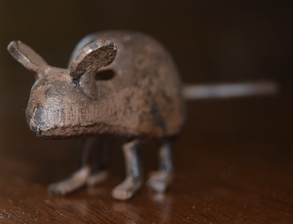 Cast Iron Mouse with Long Tail 4 1/2 inches