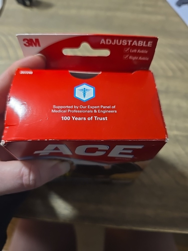 3M ACE Neoprene Adjustable Ankle Support (207248)