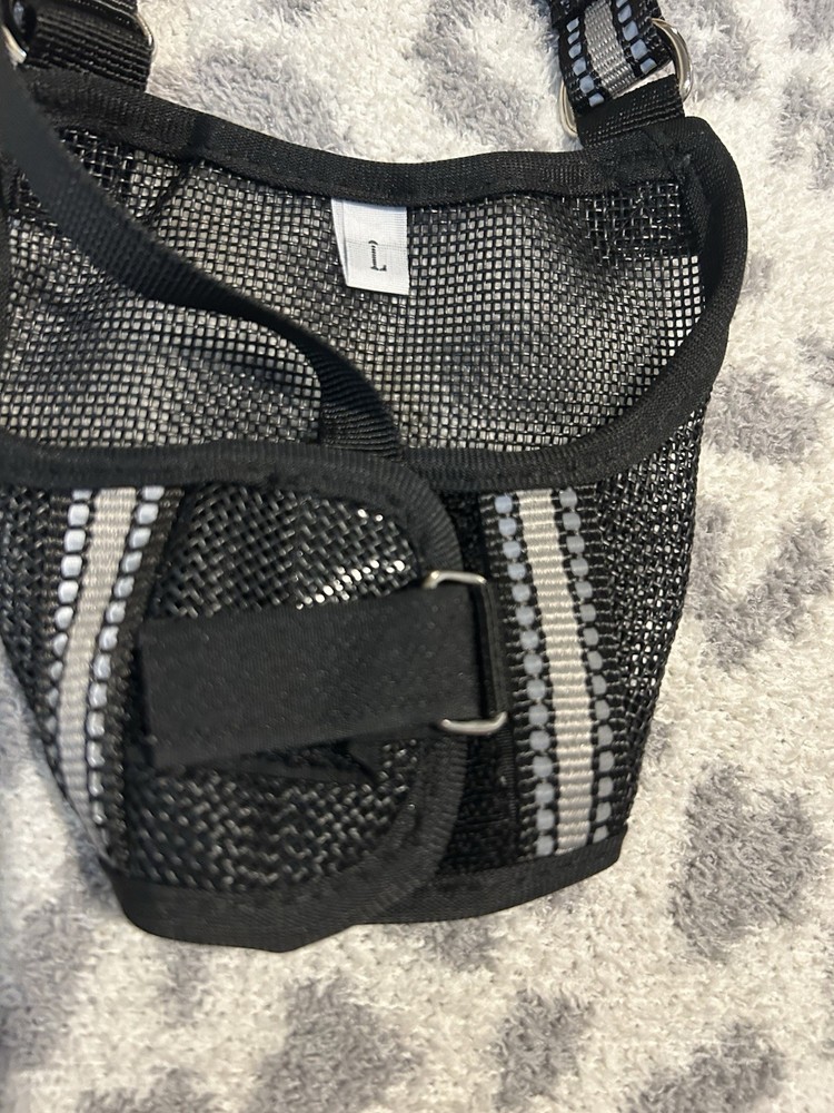 Black Mesh Dog Muzzle with Adjustable Straps Size L New Without Tags Dog Muzzle