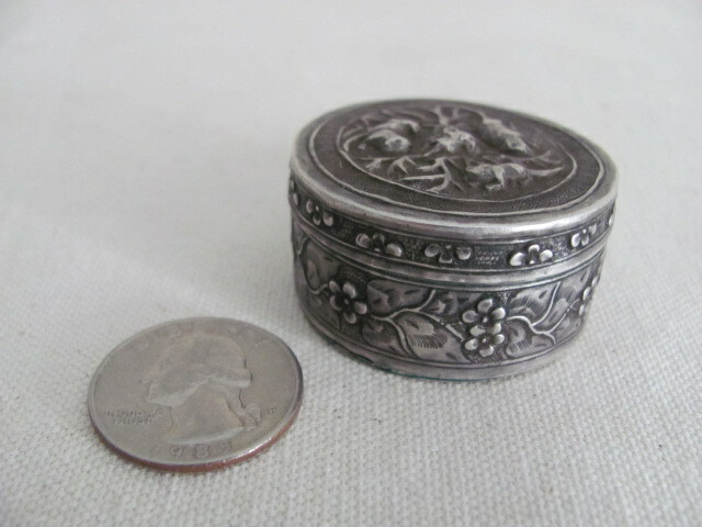 Antique Chinese Export Silver Repoussed Round Box / Container