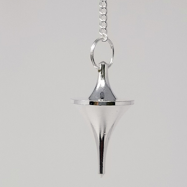 Silver Finish Pendulum 1.75"L with Chain Design