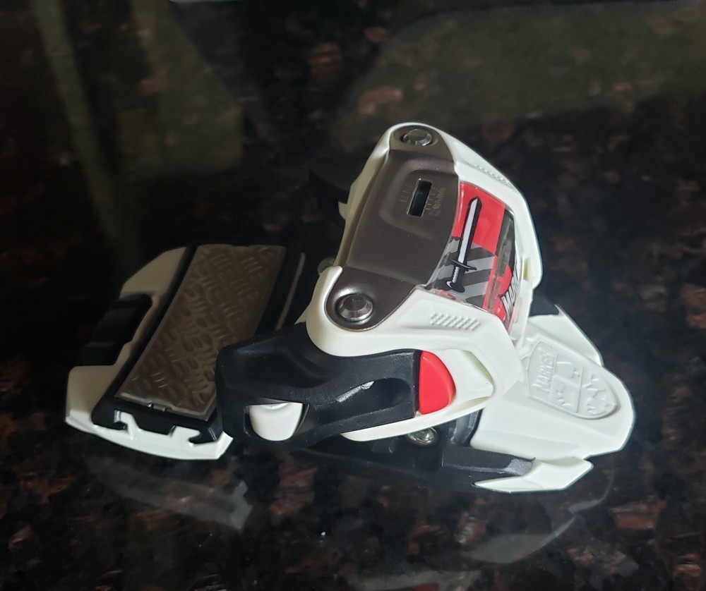 MARKER SQUIRE 11 SKI BINDING PART*FRONT TOE SECTION *NEVER USED 3-11 DIN