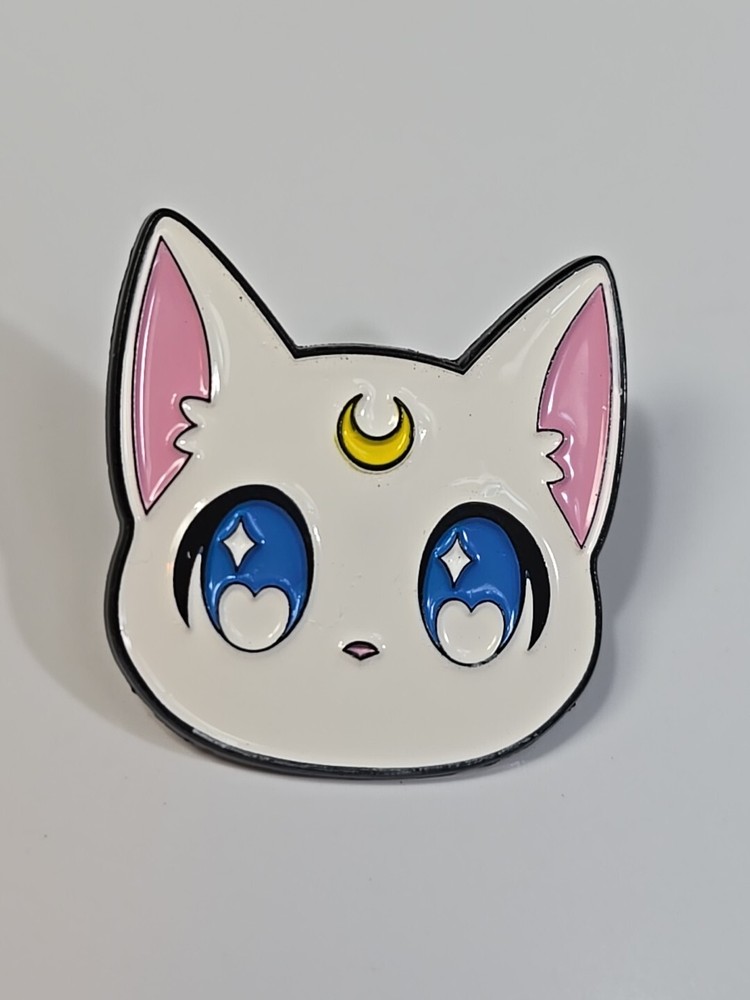 Salior Moon Artemis Cat Lapel Pin