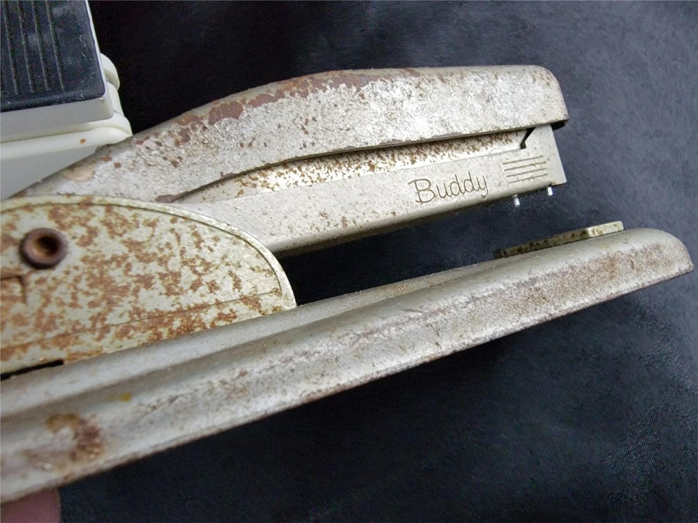 Stapler Puller & Hole Punch & Staples Swingline & Other Vintage & Modern Lot