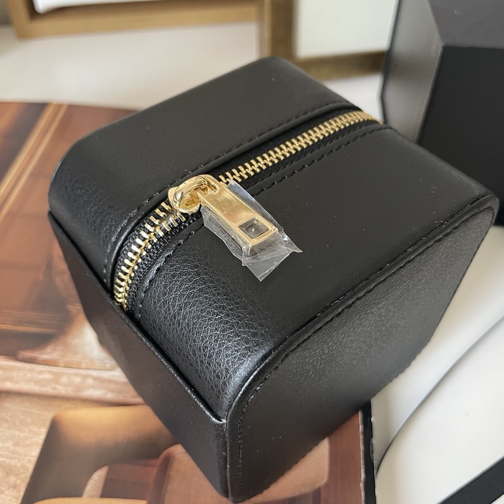 Mateo Black Jewelry Leather Zip Case