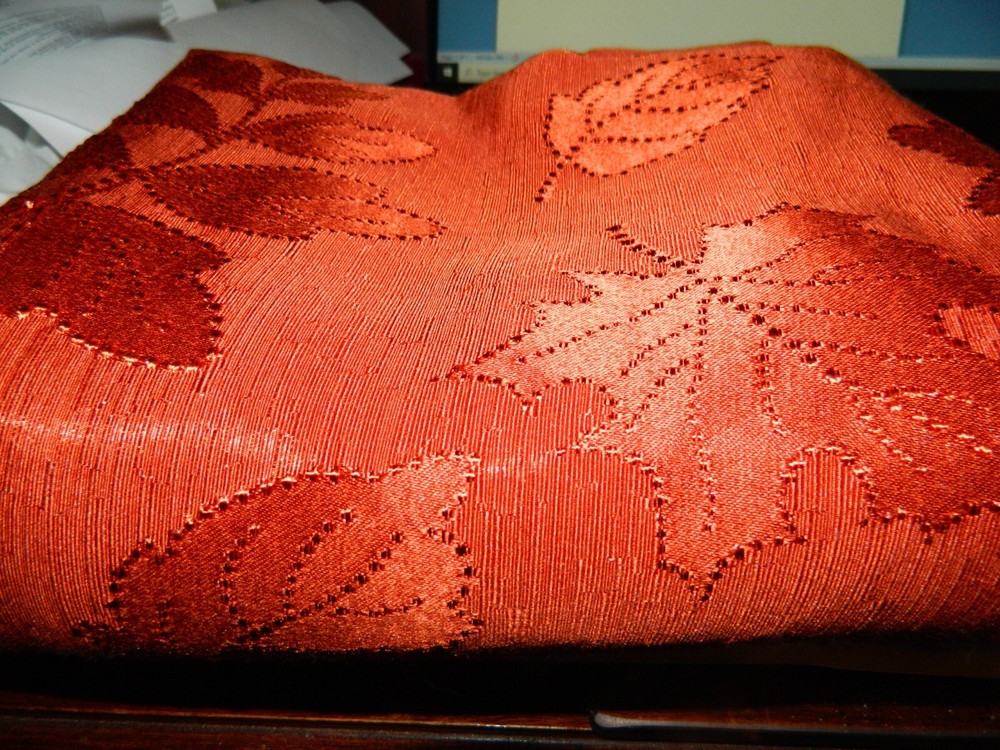 L-24 RUST FALL LEAF COTTON BLEND TABLECLOTH 58 X 114