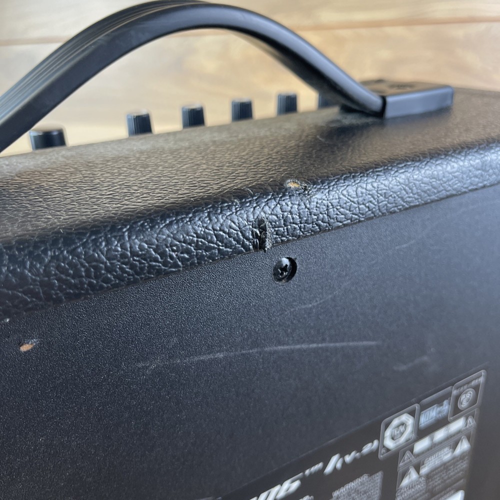 Fender Mustang II V.2 Guitar Amplifier PR 825