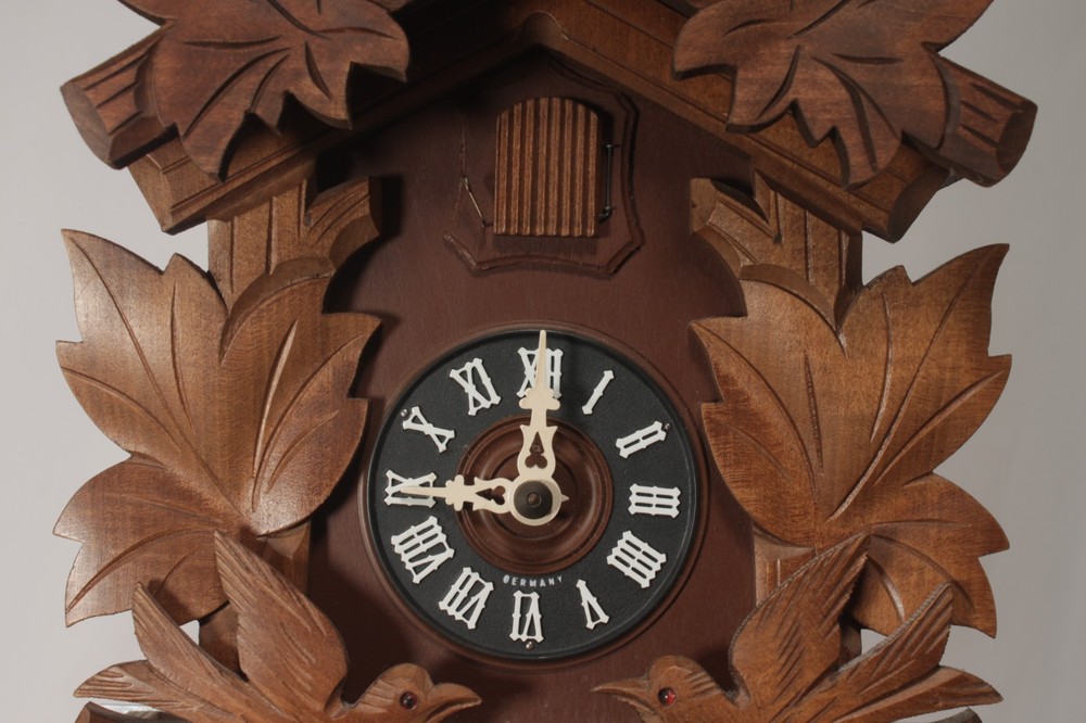 Working Hubert Herr Automaton Feeding Birds Wall Cuckoo Clock.