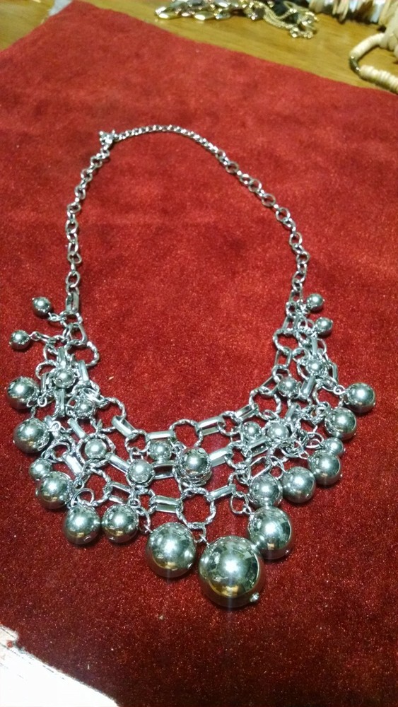 Silver Tone Graduated Balls Bib Collar Necklace 20"