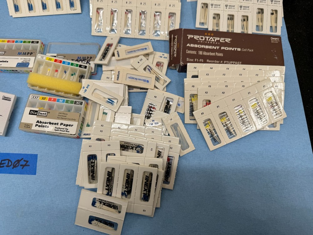 Absorbent Paper Points -Laboratory - Lot Shown