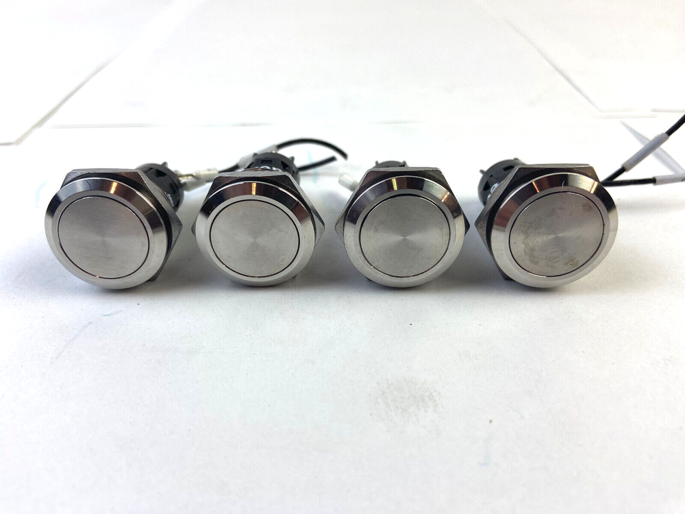 (Lot of 4) EAO 82-6152.1000 Pushbutton Switch Front Panel Mount
