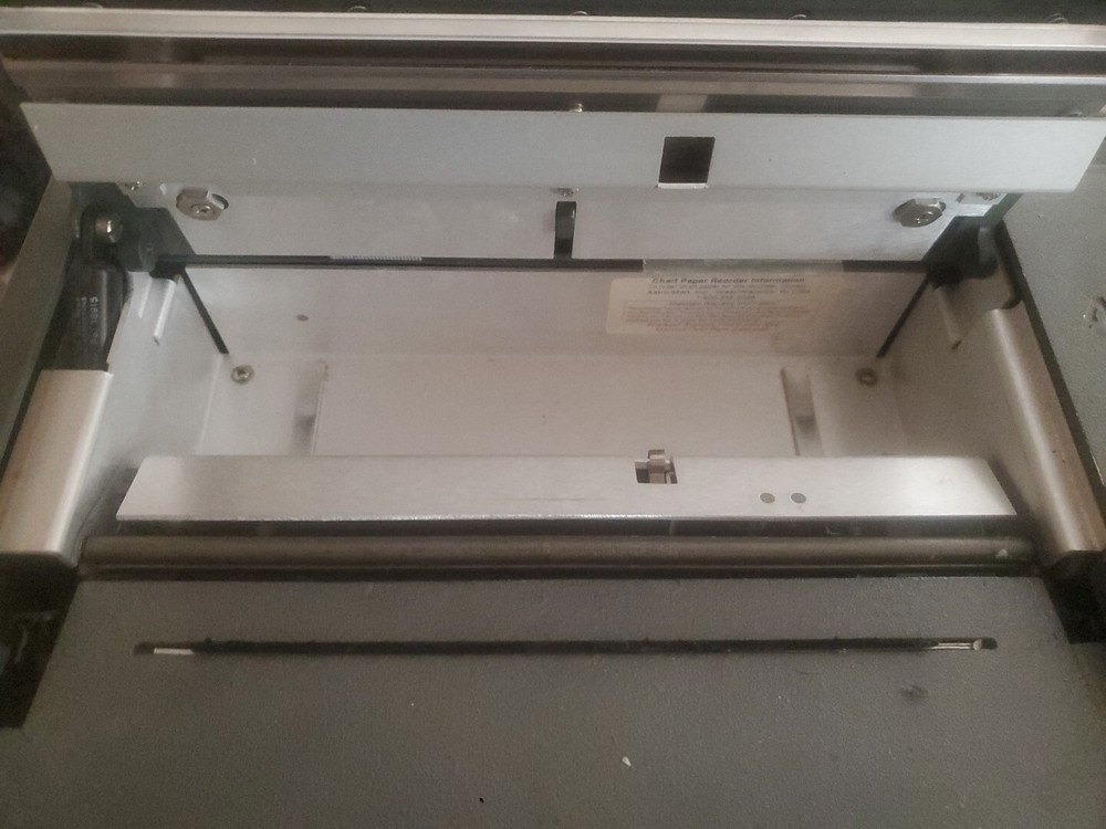 Astro-Med Dash 10 250v RMS Data Logger