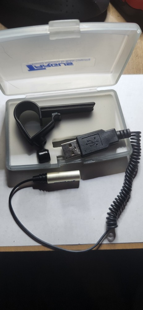 TARGUS NOTEBOOK USB LIGHT PINS ONTO LAPTOP FOR MOBILE COMPUTING! Vintage