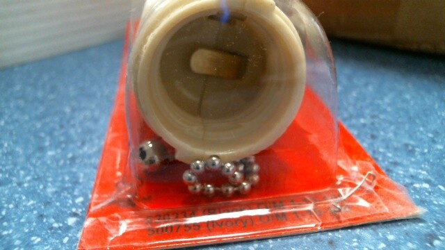 Do It Best Socket Adapter With Pull Chain (50258) FS