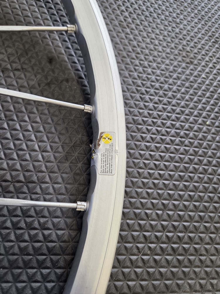 Silver 26” Mavic CrossMax SL SSC F100mm/R135mm QR Tubeless Disc Wheelset W Tires