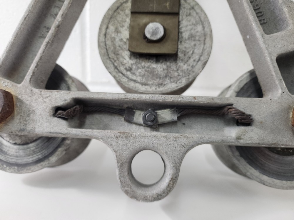 W. M. Bashlin Co. Traveling Rolling Ground - Stringing Block Pulley - 1590B