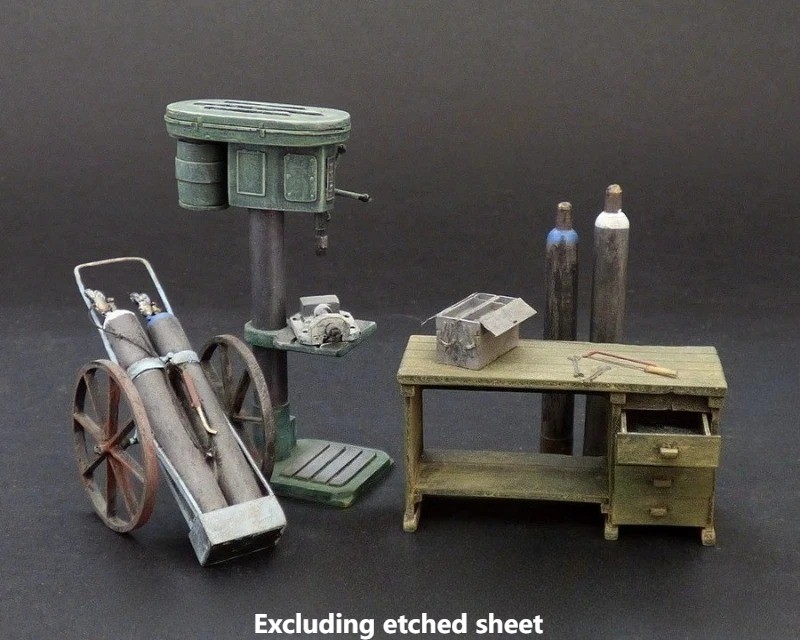 1/35 Resin Model Assembled Kit German Workshop Equipment Unassembled Unpainted