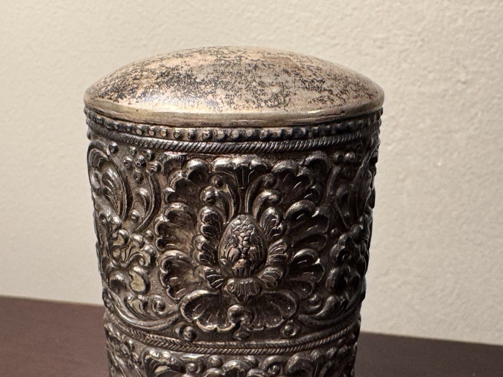 Beautiful Ornate 800 Silver Table Top Lighter!