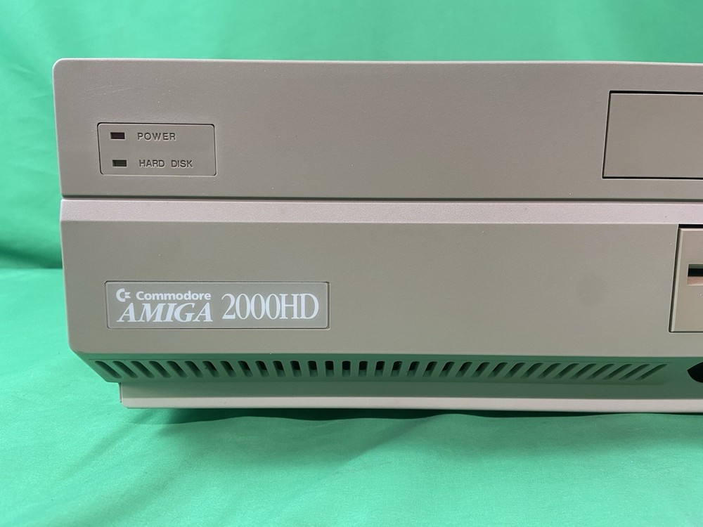 Commodore Amiga A2000 A2000HD/1 - Powers On/No Hard Drive- Great Condition!