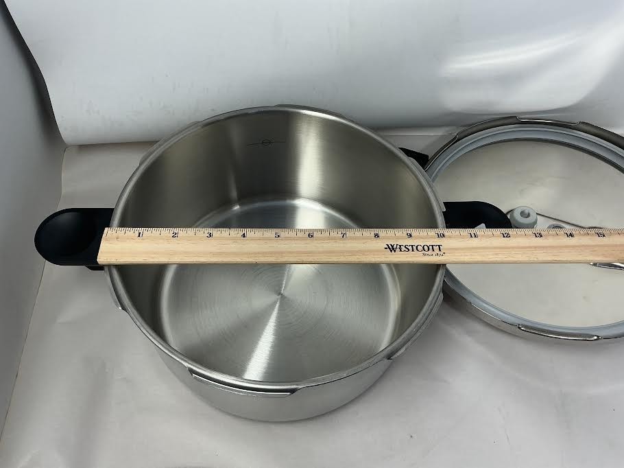 Chef Pressure Cooker Size: 6 Quart